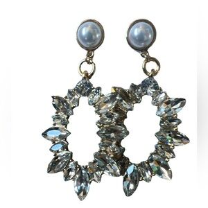 Rhinestone teardrop  hoop earrings with pearl